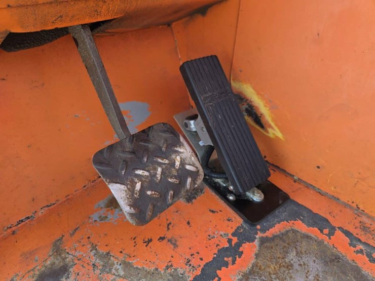 2004-sky-trak-8042-image-11