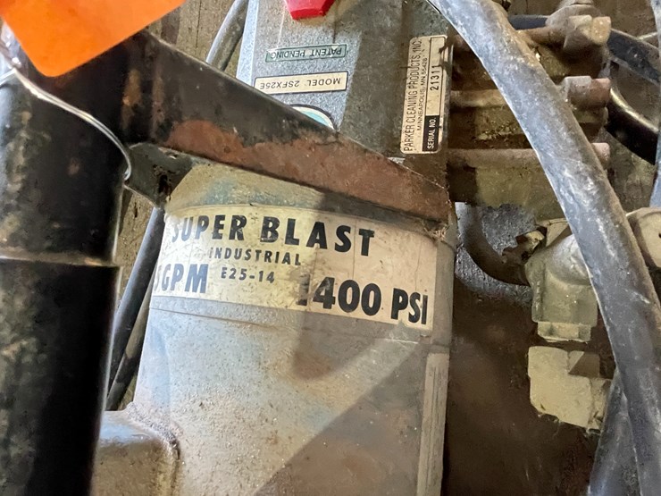 #7208-•-cat-pumps-electric-pressure-washer-image-10