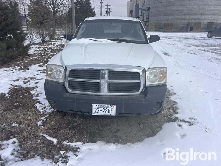 2006-dodge-dakota-image-2