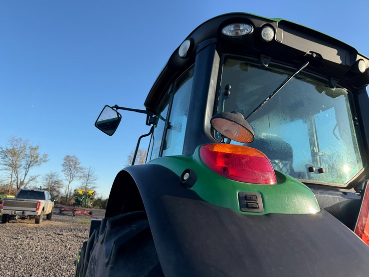 2017-john-deere-6120m-image-21