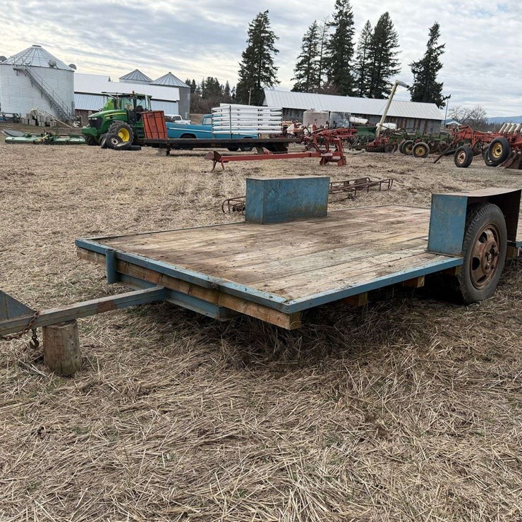 CUSTOM TRAILER