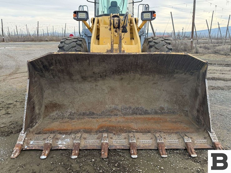 2001-komatsu-wa380-3-image-9