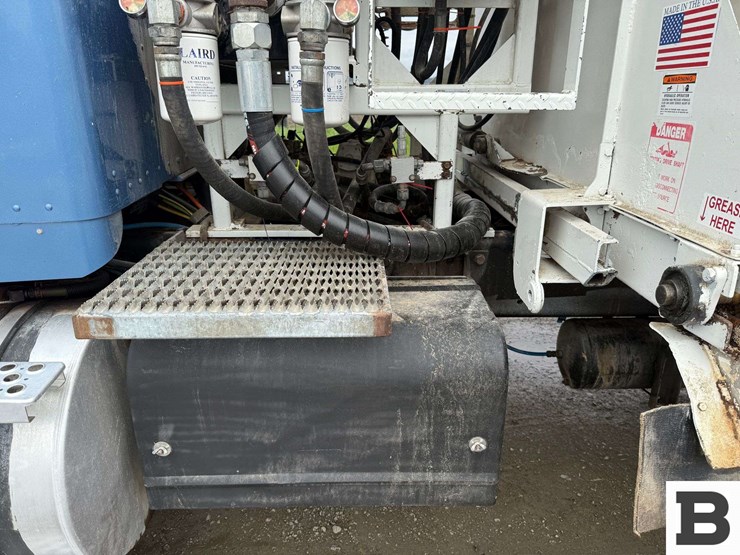 2013-kenworth-t800-image-25