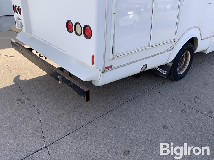 2010-ford-e450-image-11