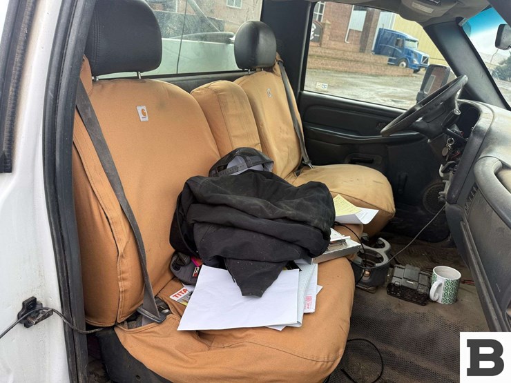 2002-chevrolet-silverado-2500-image-36