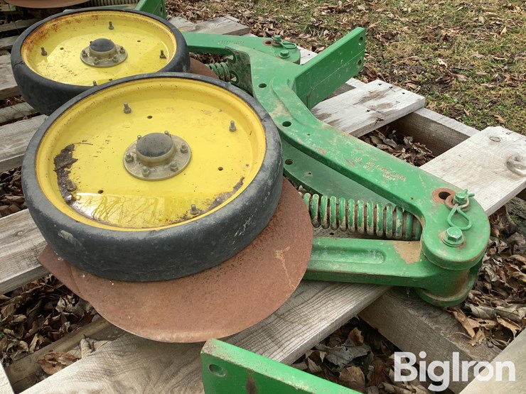 john-deere-1775-image-12