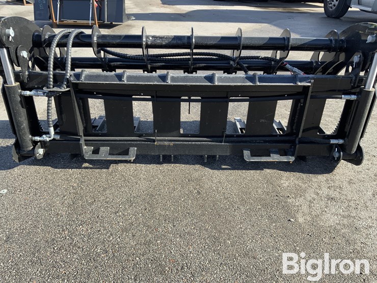 2025-massey-ferguson-730-image-10