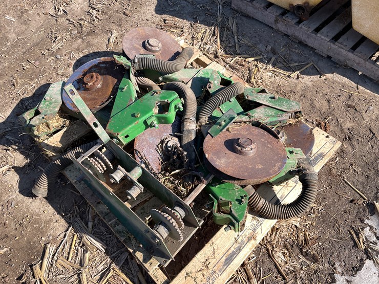 #7410-•-john-deere-fert-boxes-(bloomer,-wi)-image-10
