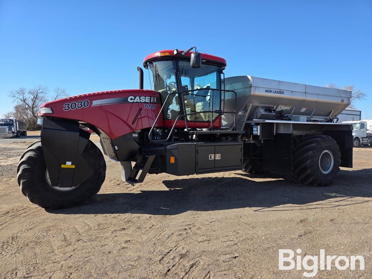 2012-case-ih-titan-3030-image-1