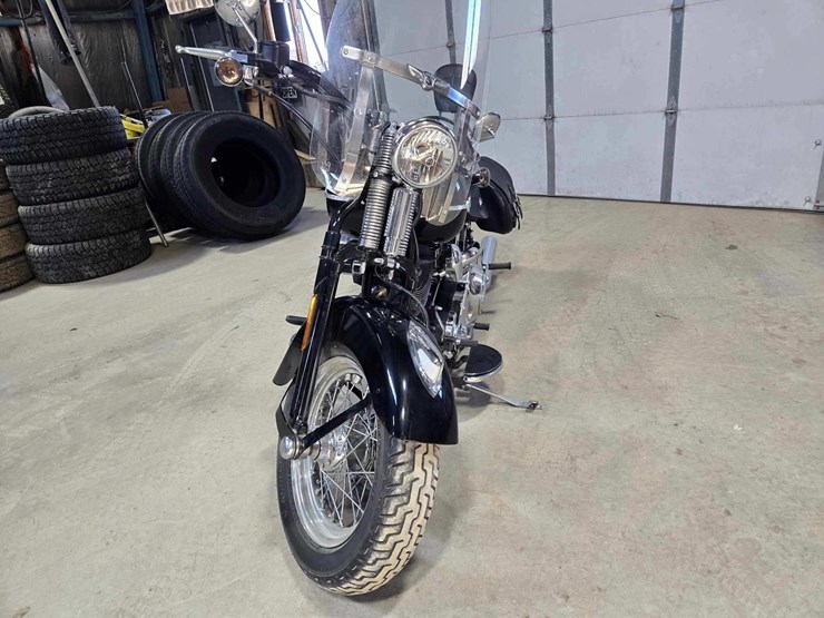 2005-harley-davidson-flsts-softail-springer-classic-motorcycle-image-3