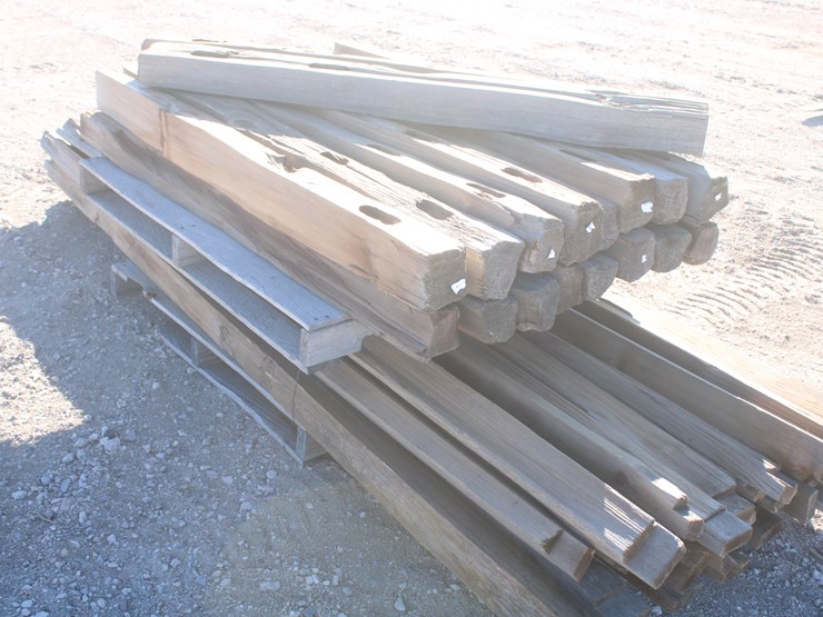 #2003-•-pallet-of-unused-split-rail-fencing-image-3