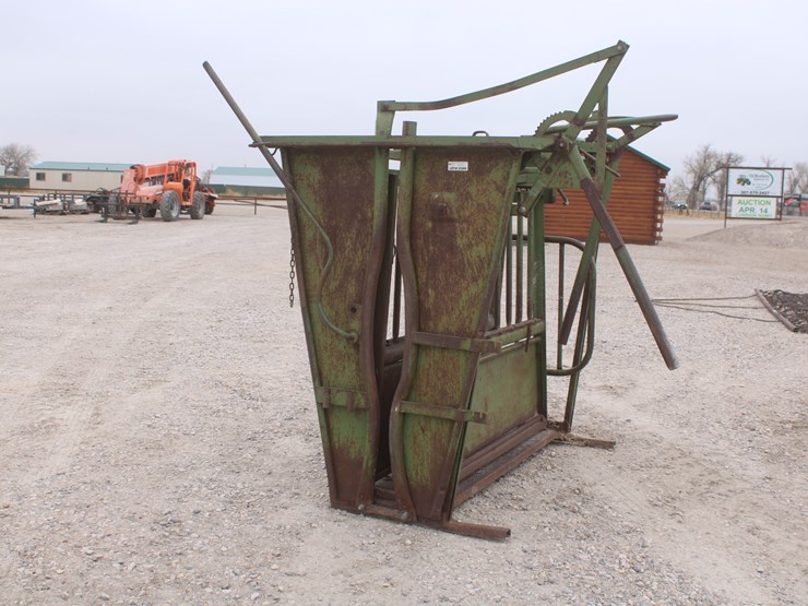 #2089-•-powder-river-squeeze-chute-with-head-gate-image-6