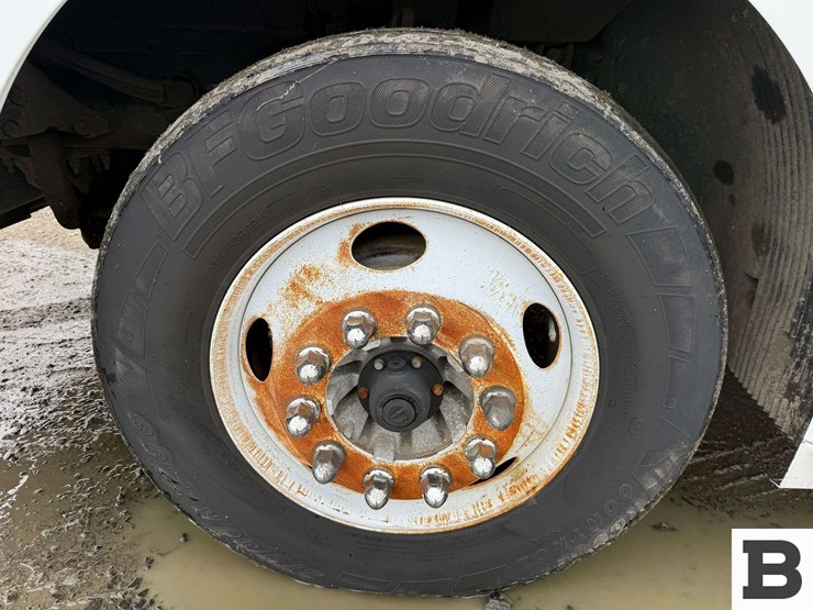 2001-volvo-vnl-tractor-truck---albany,-or-image-13