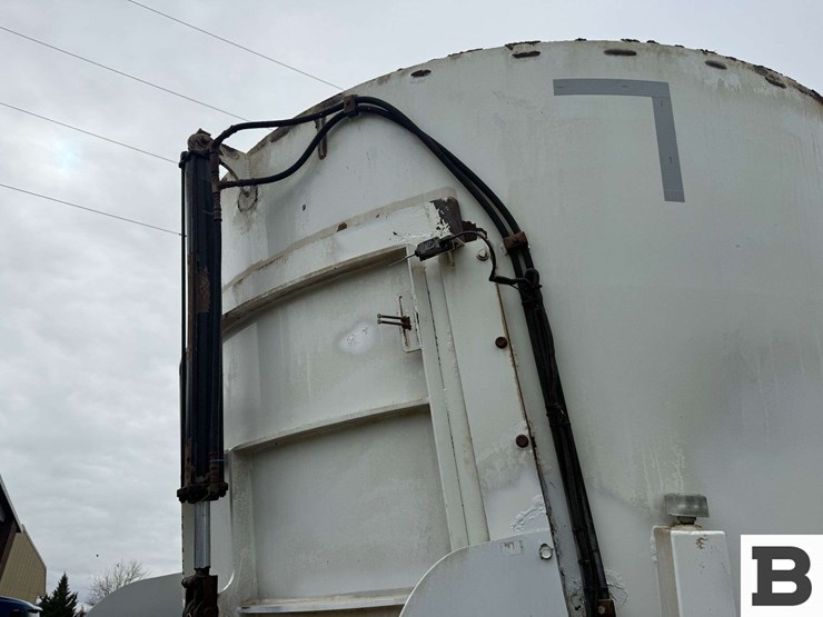 2013-kenworth-t800-image-51