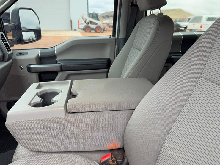 2022-ford-f250-image-18