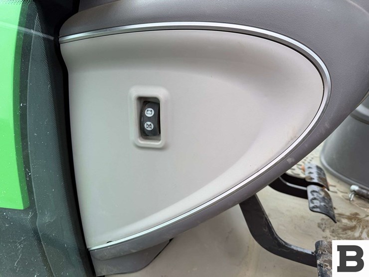 2022-deutz-fahr-6130-image-65