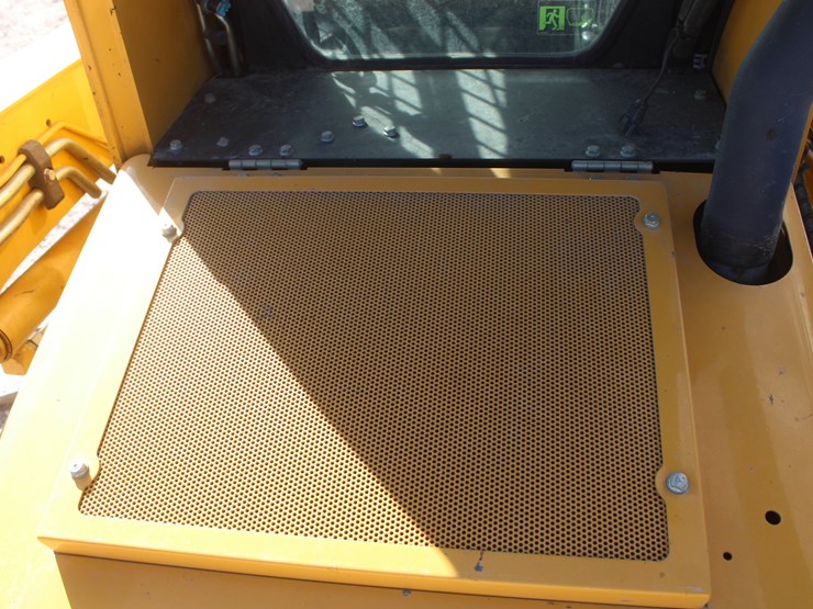 john-deere-325-image-33