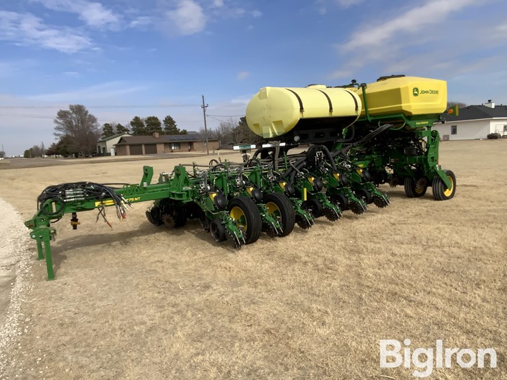 2023-john-deere-1775nt-image-1