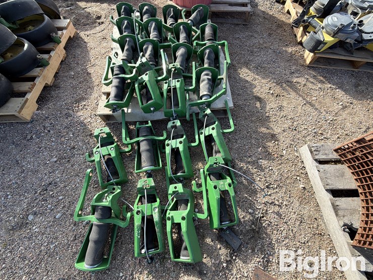 john-deere-24-image-2