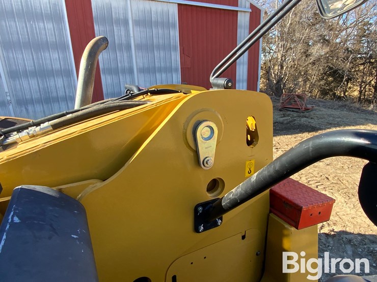 2009-caterpillar-th406-image-10