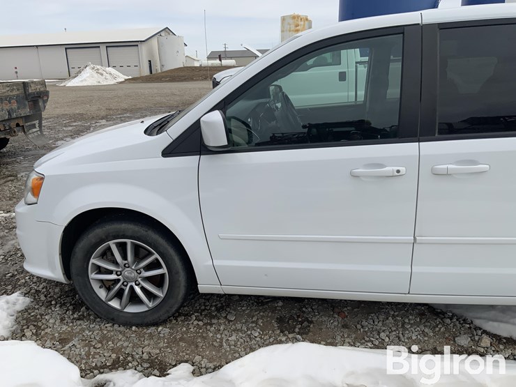 2016-dodge-grand-caravan-image-10