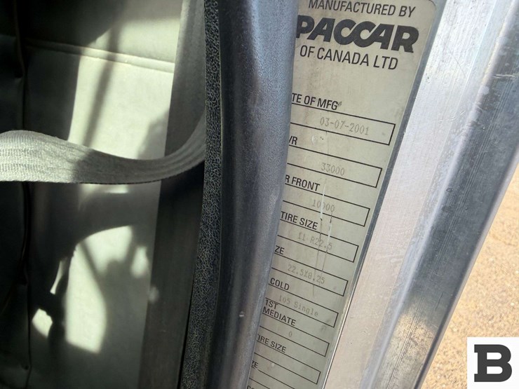 2001-peterbilt-330-image-41