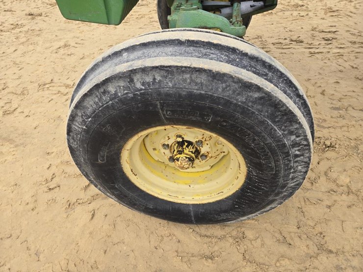 john-deere-4040-image-3