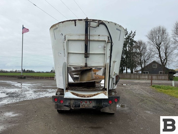 2013-kenworth-t800-image-4