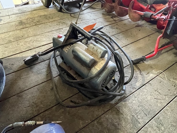 #7208-•-cat-pumps-electric-pressure-washer-image-6