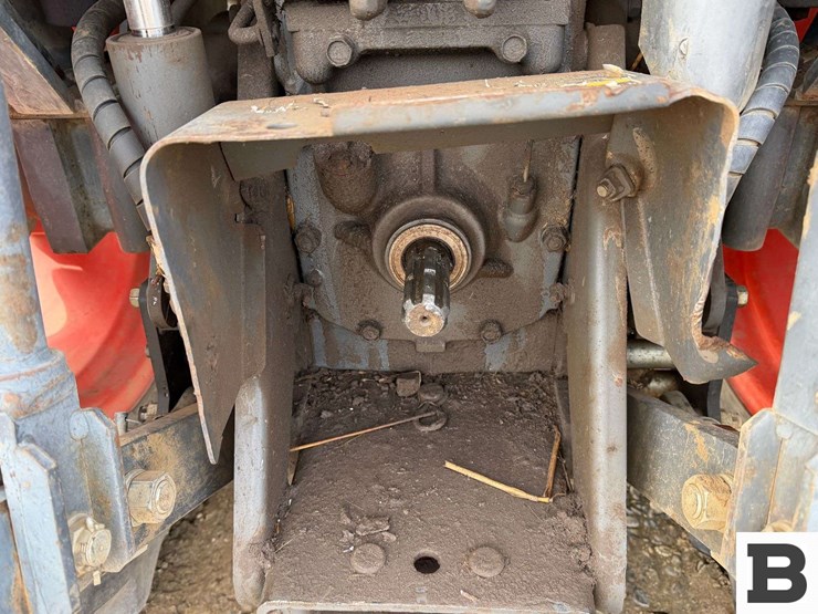 2014-kubota-m8540hd-image-16