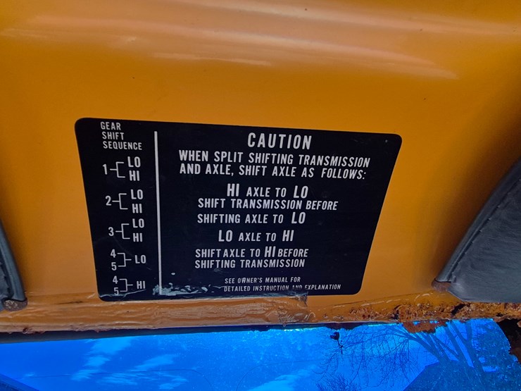 1985-gmc-7000-image-24