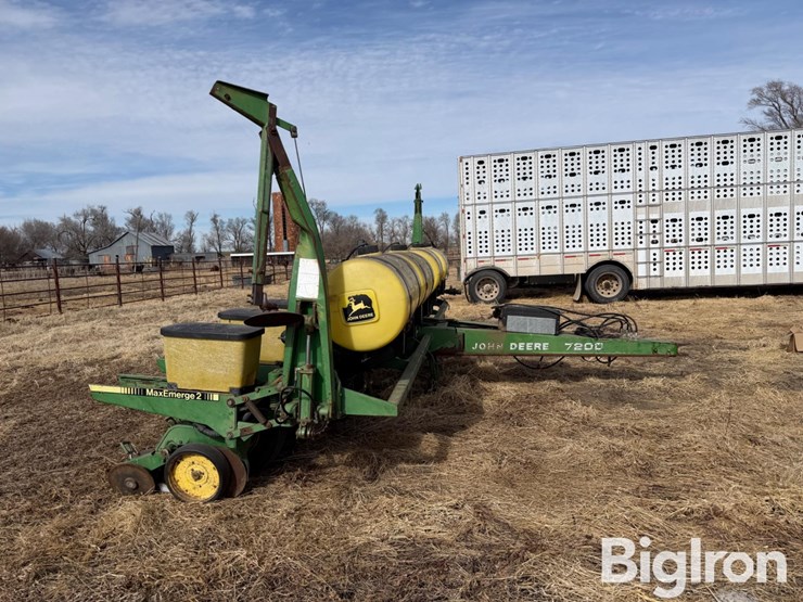 john-deere-7200-image-4