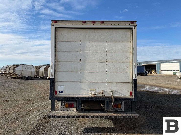 2005-isuzu-npr-image-4