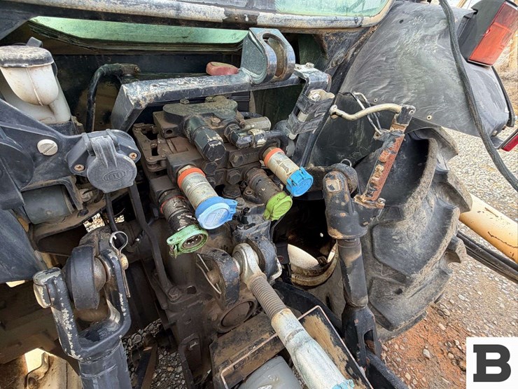 2008-new-holland-tn85fa-image-22