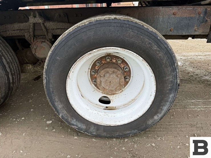 1996-volvo-wx-feed-truck---albany,-or-image-47