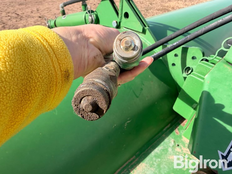 2013-john-deere-520-image-15