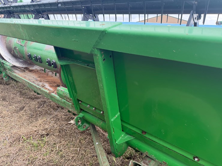 2013-john-deere-630f-image-10