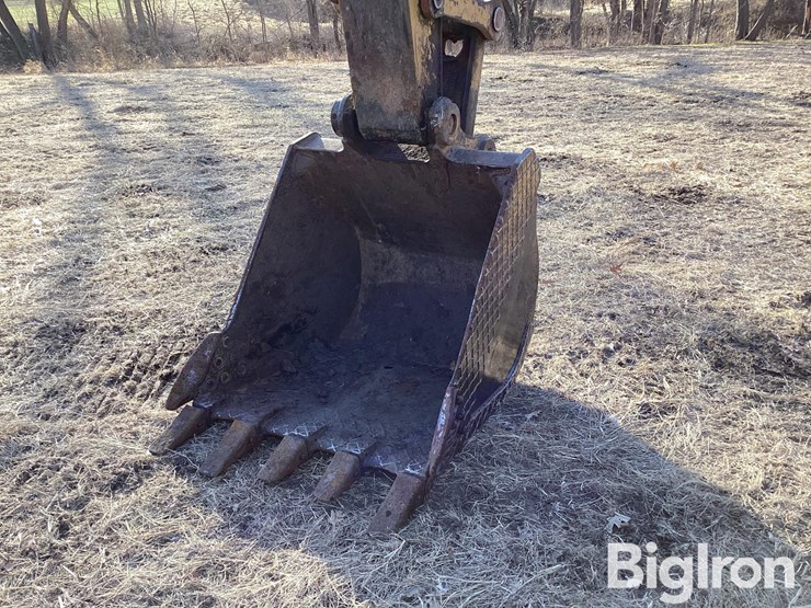 caterpillar-el240-image-17