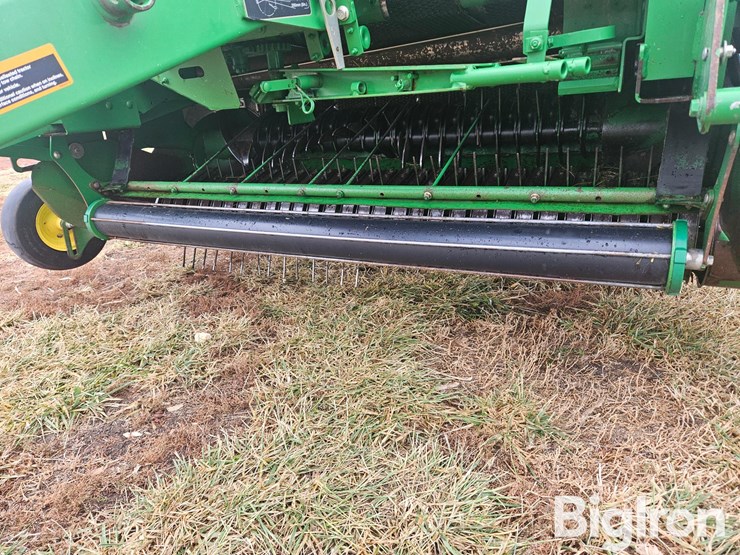 2007-john-deere-568-image-10