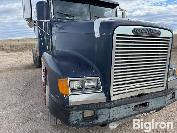 1993-freightliner-fld120-image-15