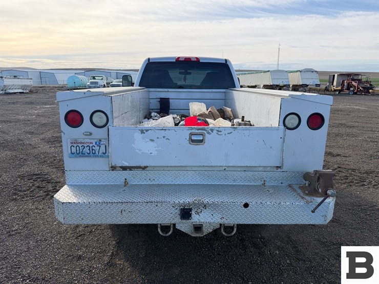 2017-chevrolet-silverado-3500-image-4