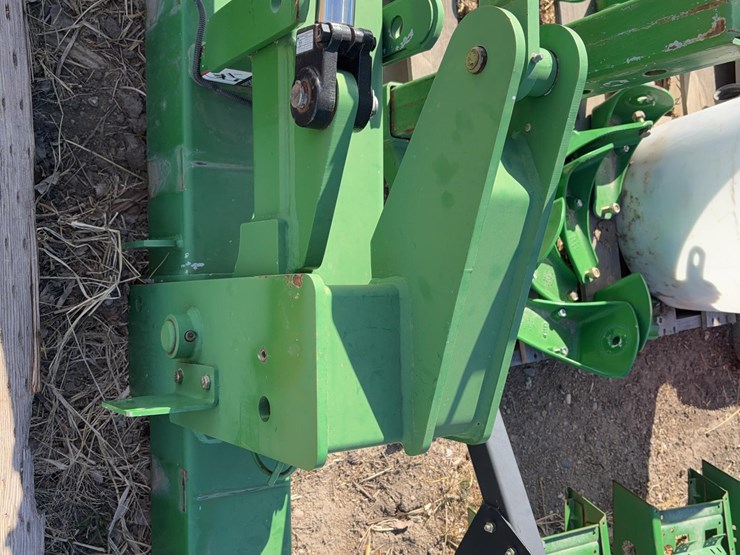 john-deere-1720-image-10