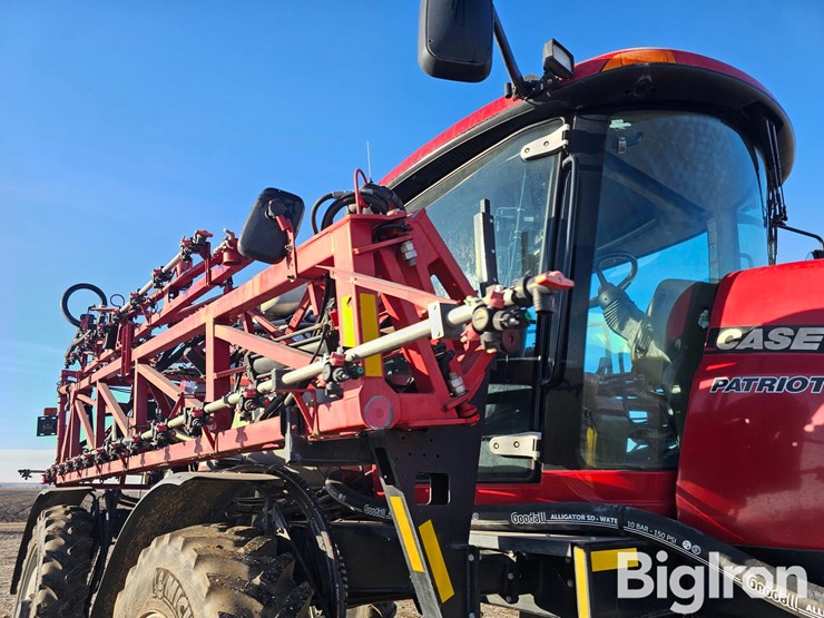 2016-case-ih-patriot-4440-image-12