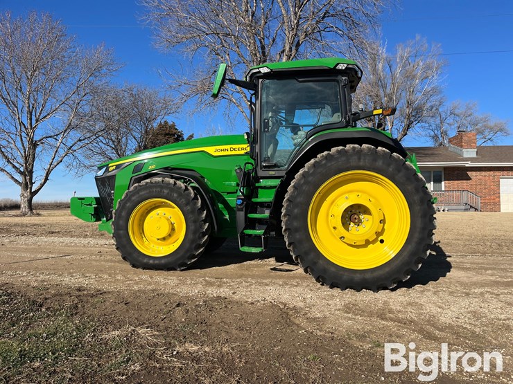 2022-john-deere-8r-310-image-8