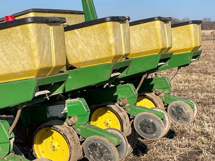 john-deere-7000-image-12