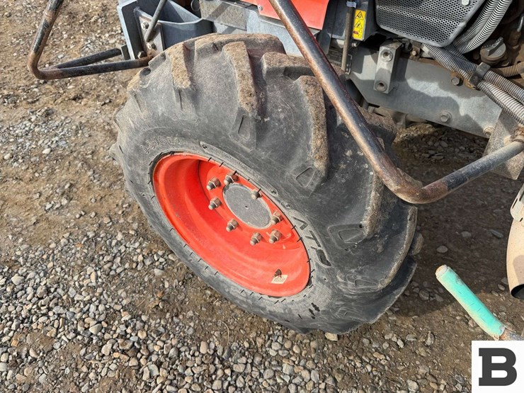 2014-kubota-m8540hd-image-11