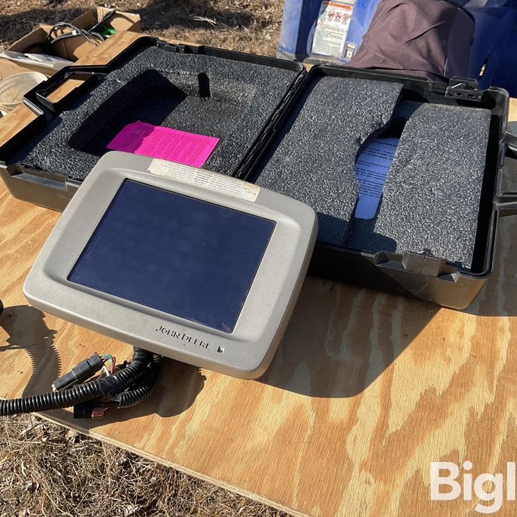 2008 JOHN DEERE 2600