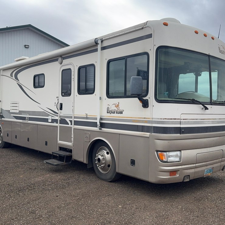 2002 Fleetwood Bounder Motorhome