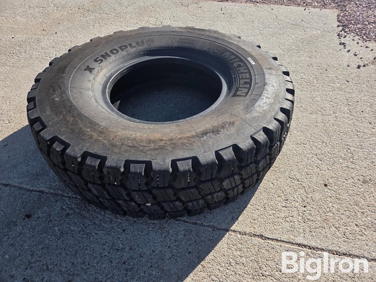 michelin-x-snow-plus-14.00r24-grader-tire-image-2