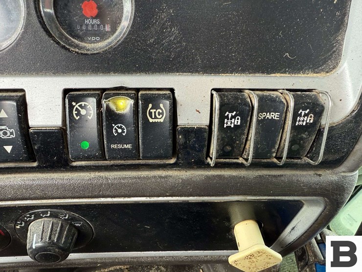 2013-kenworth-t800-image-81